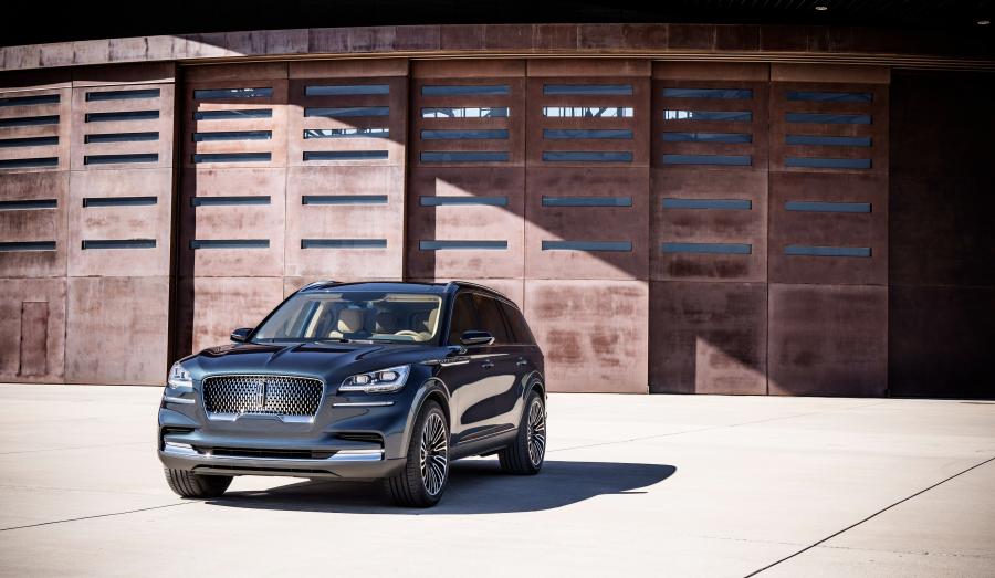  Lincoln Aviator 2018 года  (фото 3 из 23)